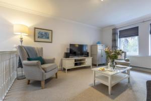 Μια τηλεόραση ή/και κέντρο ψυχαγωγίας στο 2 Bed in Bath oc-bhr19 +10 φωτογραφίες