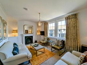 Posezení v ubytování 2 Bed in Bath oc-bhr46