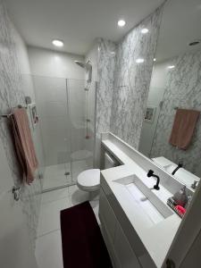 Bilik mandi di Apartment - 5 min from Congonhas