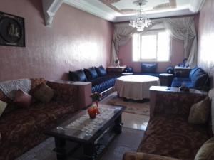 Χώρος καθιστικού στο Appartement Dradeb