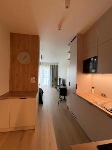 Nhà bếp/bếp nhỏ tại Panorama Level 12 z balkonem +6 ảnh