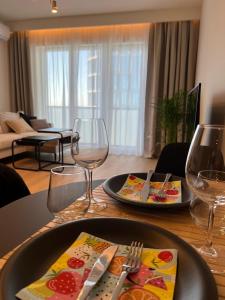 Khu vực ghế ngồi tại Panorama Level 12 z balkonem