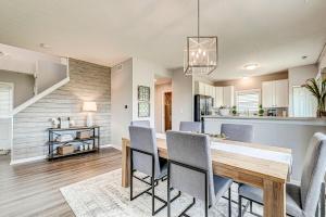 Η κουζίνα ή μικρή κουζίνα στο Luxe Home in the Heart of Westfield Perfect for big family