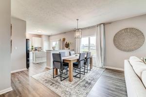 Η κουζίνα ή μικρή κουζίνα στο Luxe Home in the Heart of Westfield Perfect for big family