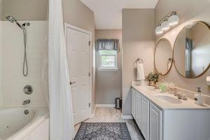 Ένα μπάνιο στο Elegant home in the heart of Westfield Perfect for family gatherings