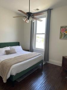 Postel nebo postele na pokoji v ubytování Boutique One Bedroom Apartment