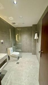 Ένα μπάνιο στο الروشان