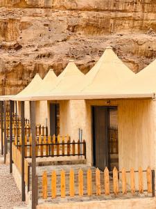 Fotografie z fotogalerie ubytování Rum Pink Desert Camp v destinaci Wadi Rum