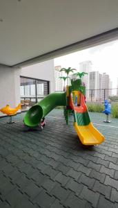 Sân chơi trẻ em tại #1704 S# Lindo Flat decorado mobiliado- St. Bueno