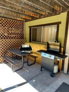 Χώρος καθιστικού στο Glamping near Zion & Bryce For Family and Friends