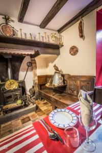 Posezení v ubytování Logis Hotel Erreguina + 37 fotografií