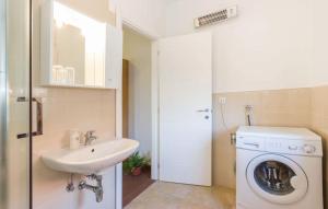 Koupelna v ubytování Grand Pool Apartment Ika-Opatija