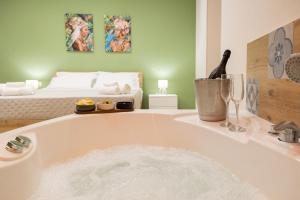 Postel nebo postele na pokoji v ubytování Lemora Luxury home-Vicino al centro storico