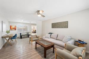 Et opholdsområde på Kid's Favorite - Splash Pad - Pool - Playground