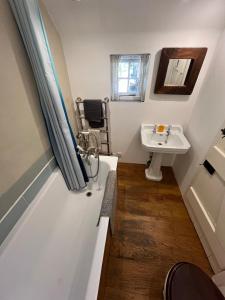 Et badeværelse på Purbeck - Dorset, Idyllic 4 Bed Thatched Cottage + 17 billeder