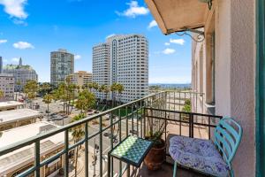 Μπαλκόνι ή βεράντα στο Ocean View Studio Near Convention Center and Beach