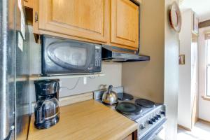 Gallery image of Walk to Angel Fire Resort Getaway with Balcony in Angel Fire