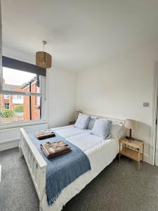 Fotografie z fotogalerie ubytování Spacious 5 Bed Exeter Home City & Hospital Access v destinaci Exeter