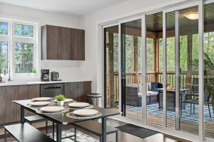 Ảnh trong thư viện ảnh của Super Mario Retreat with Hot Tub,IndoorGames,Firepit ở Dwight +43 ảnh