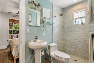 Koupelna v ubytování Historic Key Largo Cottage + 14 fotografií