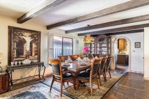 Χώρος καθιστικού στο Glass Mountain Napa Valley Luxury Vineyard Retrea