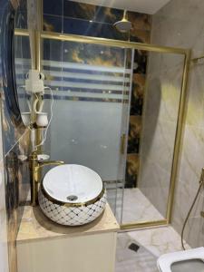 Ένα μπάνιο στο Eligant Boutique Hotel