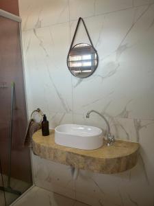 Koupelna v ubytování Paraíso das Flores Suíte Confort + 30 fotografií