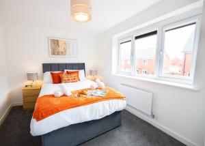 Postel nebo postele na pokoji v ubytování Bright and Stylish 3-bed House - Families and Contractors - Near Coventry Arena and M6