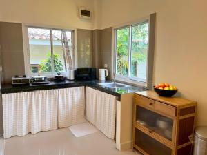 Nhà bếp/bếp nhỏ tại The Lomlay Villas +8 ảnh