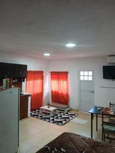 Η κουζίνα ή μικρή κουζίνα στο Departamento J&J