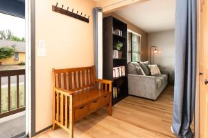 Posezení v ubytování Teak- a North Albany family home + 27 fotografií