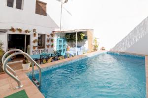 Bazén v ubytování La Casa Azul nebo v jeho okolí