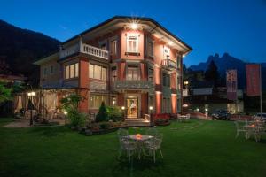 Vonkajšia záhrada v ubytovaní Hotel Luis