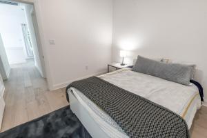 Fotografie z fotogalerie ubytování Large Luxury House with Rooftop deck--only 5 min walk to Metro v destinaci Falls Church