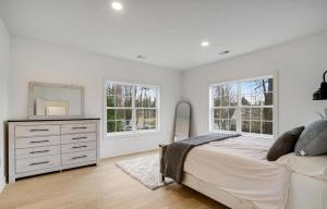 Fotografie z fotogalerie ubytování Large Luxury House with Rooftop deck--only 5 min walk to Metro v destinaci Falls Church