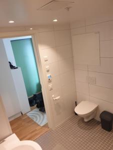 Ένα μπάνιο στο Modern apartment