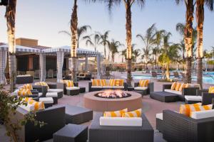 Bazén v ubytování Marbrisa Carlsbad Resort nebo v jeho okolí