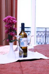 Nápoje v ubytování Apollo Hotel