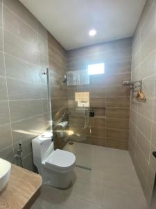 Ένα μπάνιο στο Kasa Hana Homestay +9 φωτογραφίες