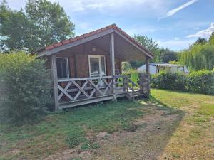 Φωτογραφία από το άλμπουμ του Camping des Papillons σε Lalizolle +48 φωτογραφίες