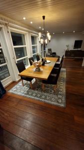 Billede fra billedgalleriet på Villa panorama view Hessfjord i Karlsøy + 56 billeder