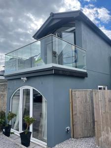 Το κτήριο όπου στεγάζεται  το διαμέρισμα