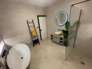 Ένα μπάνιο στο Coney View , Porthcawl +33 φωτογραφίες