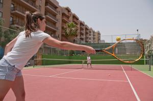Tennis and/or squash facilities at Hotel Residence Ulivi E Palme or nearby