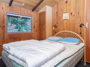 Postel nebo postele na pokoji v ubytování 5 person holiday home in Herning-By Traum