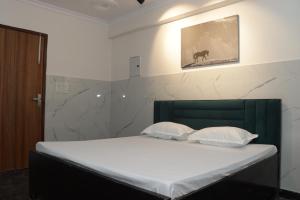 Φωτογραφία από το άλμπουμ του Let'stay- Noida Sec-112 σε Noida