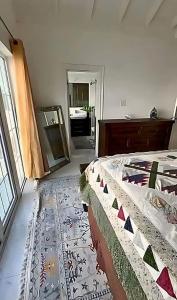 Imagine din galeria proprietății Sunset Serenity 2BR Oceanview Beach & Pool Access în Negril