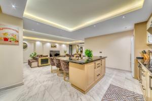 Kuchyň nebo kuchyňský kout v ubytování Aslan Villa