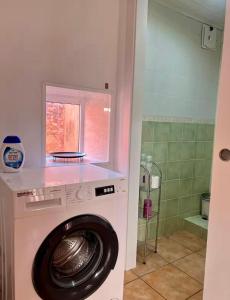 Ένα μπάνιο στο Mediona III