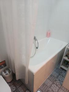 Ένα μπάνιο στο apartman ADVENA